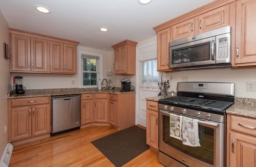 Buzzards Bay House | Oceanfront Newly Renov Beach House. Sunroom, Central A/C, etc. On Buzzards Bay!
