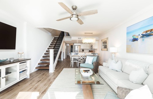 Isle of Palms Condo | Oceanfront, Newly Renovated, Luxury Two-Story Penthouse - Shipwatch 418