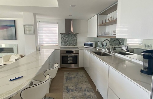 Lauderdale Beach House | Oceanfront Oasis
