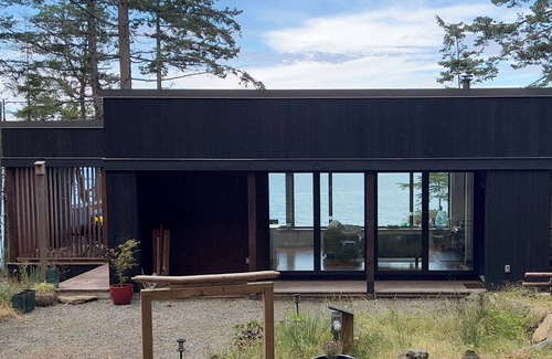 Galiano Cabin | Oceanfront Oasis, beautiful/modern/monthly rental. (Sorry, absolutely no pets.)
