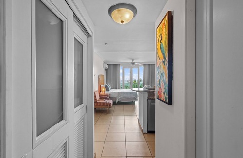 Puerta de Tierra Apartment | Oceanfront Oasis Couple s Retreat San Juan