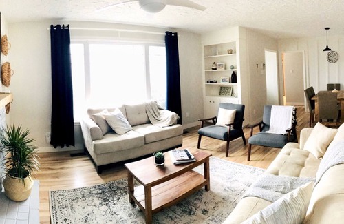 Halifax House | Oceanfront Oasis in Halifax with Boathouse, Wharf & Rec Park 5min to City Centre