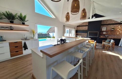 Port Alfred House | Oceanfront Oasis - Private pool and Solar