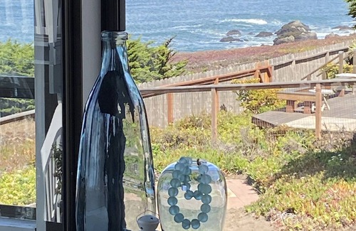 Moss Beach House | Oceanfront Oasis, Sunsets & Crashing Waves