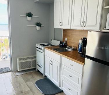 Bostwick Park Apartment | Oceanfront Oasis