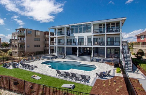 Duck House | OCEANFRONT, Ocean Views, ELEV, Private Pool, Poolside Bar, DB4, True at First Light