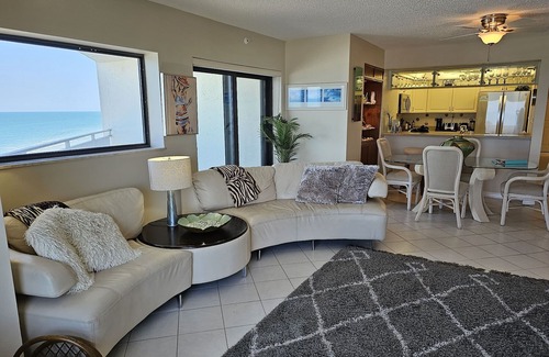 New Smyrna Beach Condo | 🏖️👣OCEANFRONT PARADISE- 7th Floor balcony views! 🩴👙