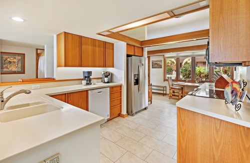 Downtown Lahaina Condo | Oceanfront Paradise 128-1 Puamana! You won't want to leave!