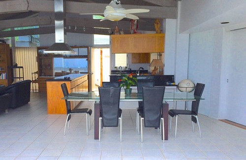 Kaneohe House | Oceanfront Paradise Retreat