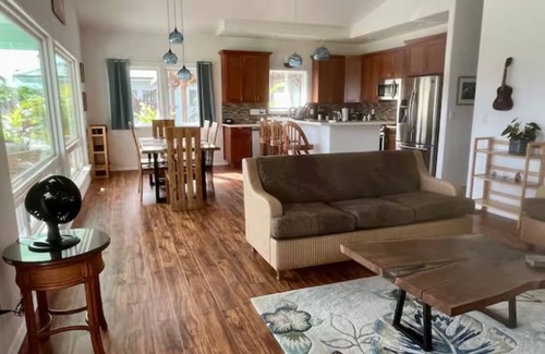 Papaikou House | Oceanfront paradise with AC and wifi close to Hilo