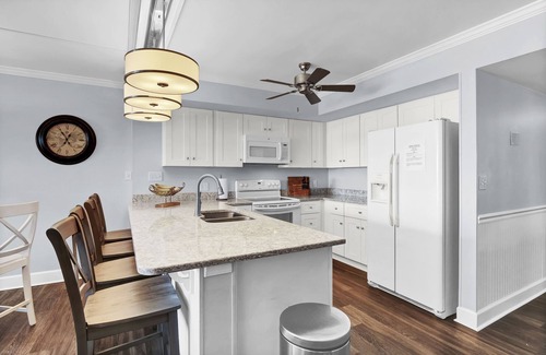 Wilmington Beach Condo | Oceanfront penthouse with private beach access. Two bedroom oceanfront condo.