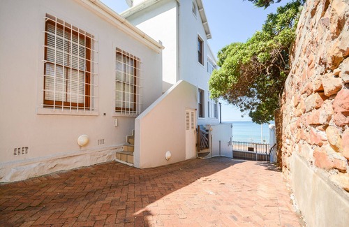 Kalk Bay House | Oceanfront Penthouse