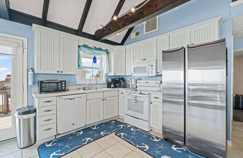 South Ponte Vedra Beach House | Oceanfront Ponte Vedra Beach House: 3 Bed, 2 Bathroom, Large Deck, Outdoor Seati