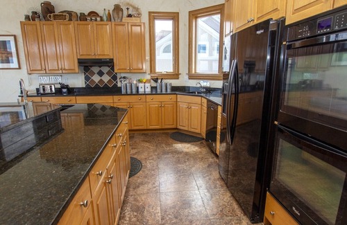 Pine Island House | OCEANFRONT, Pool, Pool Table, Private Beach Access, PI249, Wellfleet