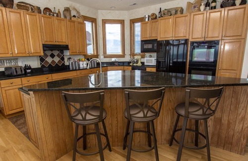 Pine Island House | OCEANFRONT, Pool, Pool Table, Private Beach Access, PI249, Wellfleet