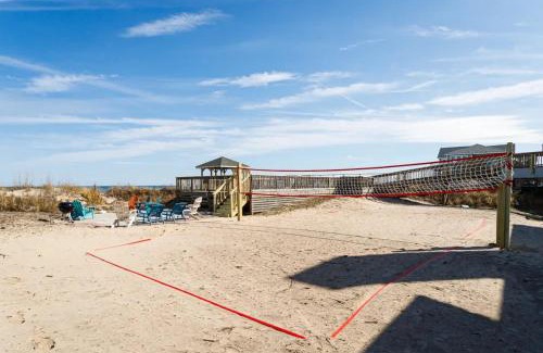 Ocean Hill House | Oceanfront Pool & Spa Volleyball Court Game Rm