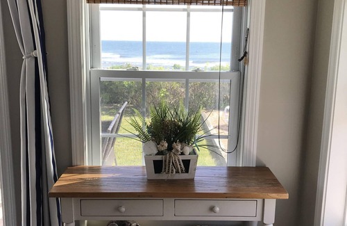 Matunuck Cottage | OCEANFRONT! Private beach, VIEWS, A/C, WIFI, Streaming TV, Walkable, Memories!