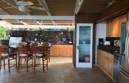 Kailua-Kona House | Oceanfront Private Home, AC, Outdoor Kitchen, Magic Sands, Lymans Bay, Turtles!