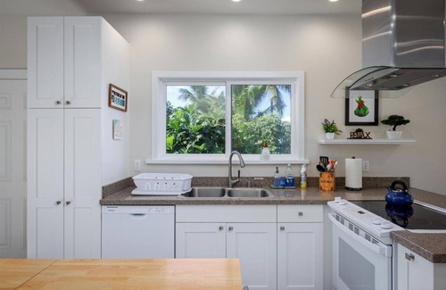 Keauhou House | Oceanfront - Private- Family Friendly He'eia Bay-House and Cottage-