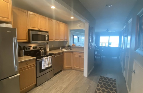 Crescent Beach Condo | Oceanfront, Quiet Beach, Pickleball, Family Friendly, Clean