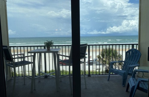 Crescent Beach Condo | Oceanfront, Quiet Beach, Pickleball, Family Friendly, Clean