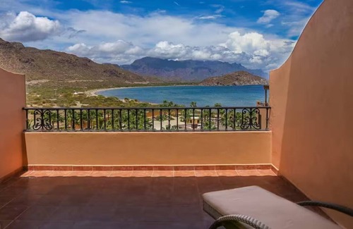 Loreto Apartment | Oceanfront Resort Luxury Studio at Villa del Palmar Loreto