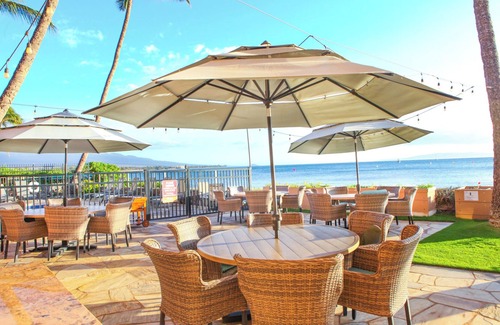 Kihei Condo | OCEANFRONT RESORT- 2x2 Spring Pricing! Kihei Sands Beachfront Condo B14
