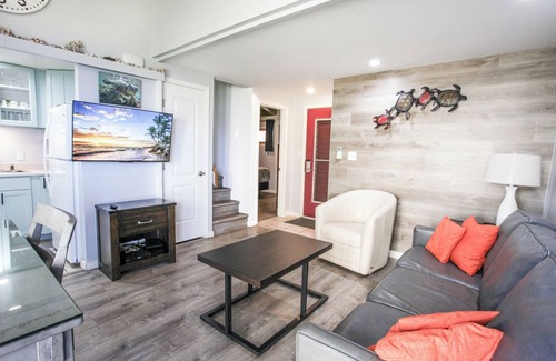 Kihei Condo | OCEANFRONT RESORT- Kihei Sands Beachfront Condo-B10
