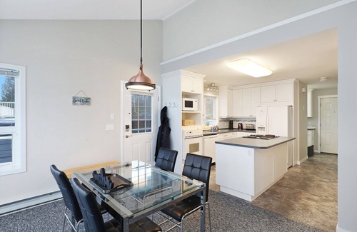 Buckley Bay House | Oceanfront Retreat in Buckley Bay