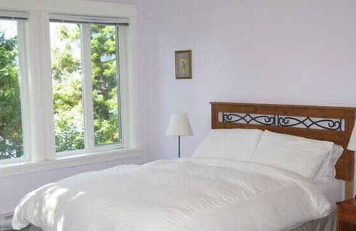 Juan de Fuca Electoral Area House | Oceanfront Spacious Family Home W Private Beach Near Victoria