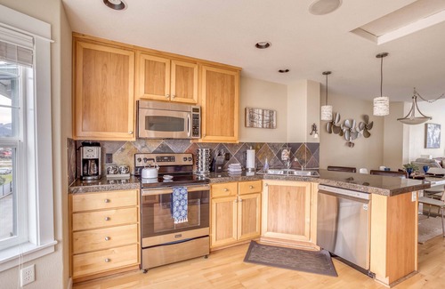 Rockaway Beach House | Oceanfront Sports Multiple Balconies, Bonus Room, King Suite!