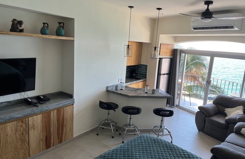 South Shore Hotel Area Condo | Oceanfront studio condo on Las Gemelas Beach Fully remodeled.