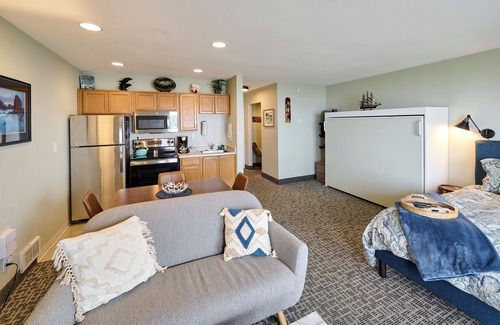 Lincoln City Condo | Oceanfront Studio - Ground Floor - Sleeps 4