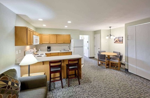 Logsden Condo | Oceanfront Suite - Beach Access - Heated Pool and Hot Tub!
