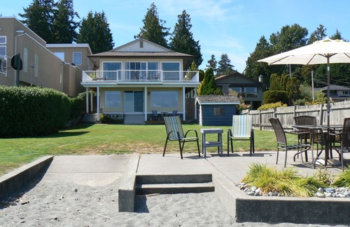 Cordova Bay House | OCEANFRONT SUITE ON WALK ON SANDY BEACH WITH INCREDIBLE VIEWS.