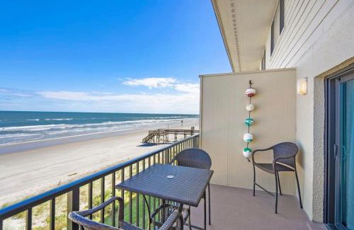 Crescent Beach House | Oceanfront Summerhouse Condo Pool Tennis BBQ