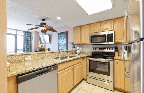 Myrtle Beach Condo | Oceanfront Sunny Condo w Pool in Atlantica Towers