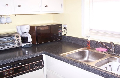 Pine Knoll Shores Condo | Oceanfront Townhouse Condominium