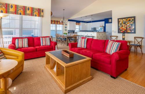 North Carolina Coast House | Oceanfront Townhouse with Pool