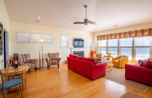 North Carolina Coast House | Oceanfront Townhouse with Pool
