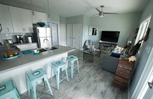 Cockburn Town Villa | OCEANFRONT - TURTLE SUITE AT DRIFT VILLA