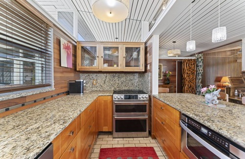 Atlantic Beach Apartment | Oceanfront unit in the mid-century modern 1.7 acre Atlantic Beach Estate