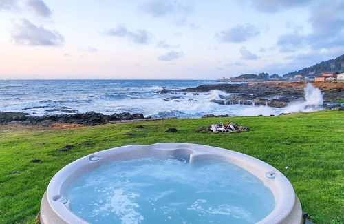 Yachats House | Oceanfront Upper Level Duplex in the heart of Yachats
