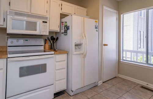 Oceanmarsh Subdivision Condo | Oceanfront 1-Bedroom Harbor Island Condo: Sunrise Views, Pool, & Beach Access!