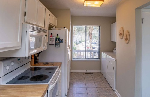 Oceanmarsh Subdivision Condo | Oceanfront 1-Bedroom Harbor Island Condo: Sunrise Views, Pool, & Beach Access!