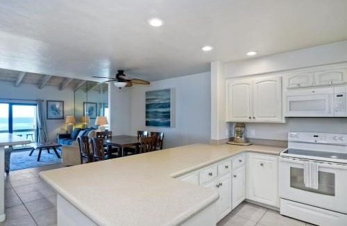Solana Beach Apartment | Oceanfront Views, Heated Pool, Hot Tubs, Parking