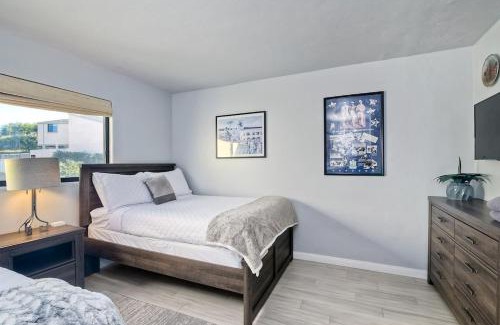 Solana Beach Apartment | Oceanfront Views, Heated Pool, Hot Tubs, Parking