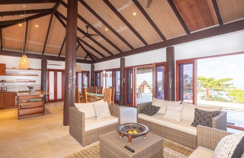 Malolo Island House | Oceanfront Villa. Exclusive Island villa overlooking Namotu and Tavarua Islands
