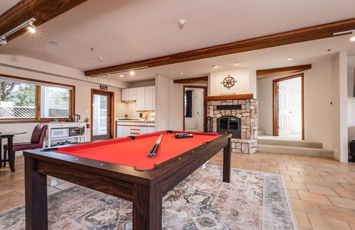 El Granada Apartment | Oceanfront Villa Suite | Walk to Beach, Trails, Restuarants, Activities