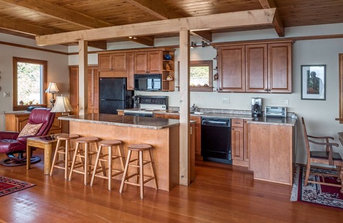 Otter Point House | Oceanfront West Coast Vacation Home-Surfside Cottage with hot tub